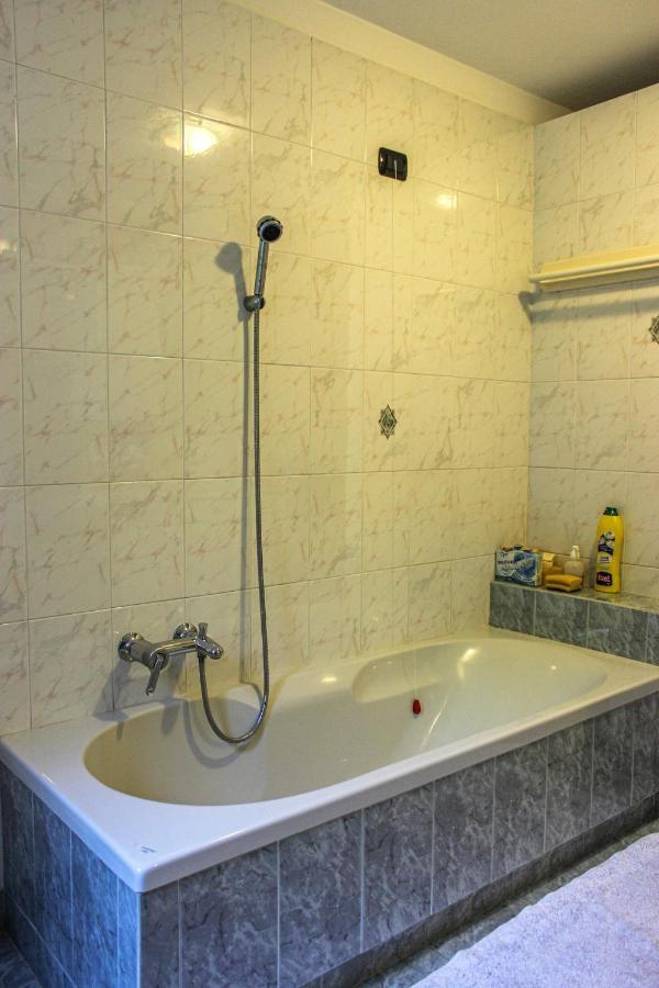 Villa Elena Appartamento In Villa Montinelle Bagian luar foto