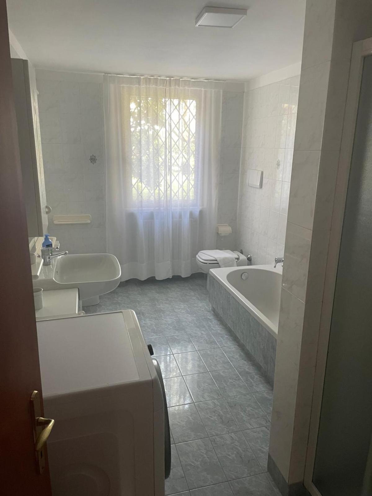 Villa Elena Appartamento In Villa Montinelle Bagian luar foto